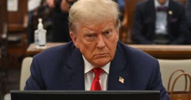 Donald Trump réclame le classement sans suite de poursuites le visant, au nom de l’immunité présidentielle